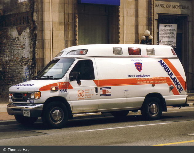 Ontario - Metro Ambulance - Ambulance 965