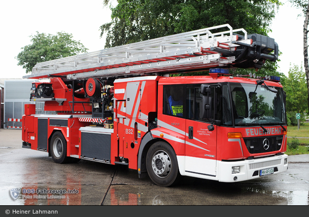 Florian Hamburg Daimler TMF (HH-WF 616)