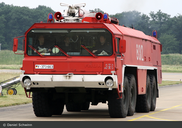 Nörvenich - Feuerwehr - FlKFZ 8000 (80/02) (a.D.)