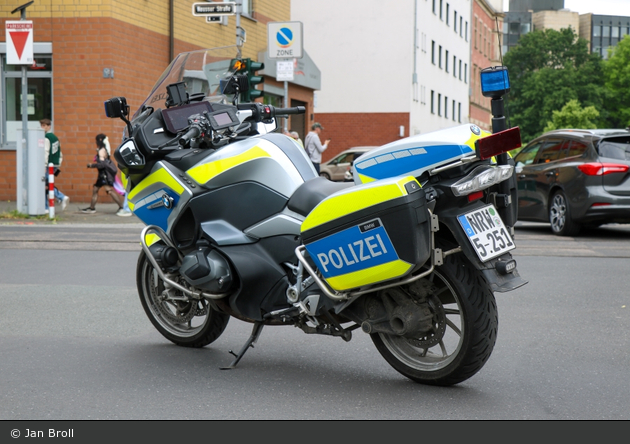 NRW5-251 - BMW R 1200 RT - Krad