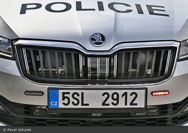 Vinoř - Policie - Radarwagen - 5SL 2912