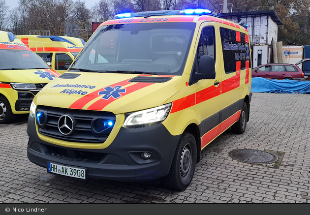 Ambulance Köpke  - KTW 08 (HH-AK 3908)