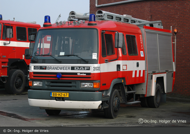 Edam-Volendam - Brandweer - HLF - 11-2032 (a.D.)