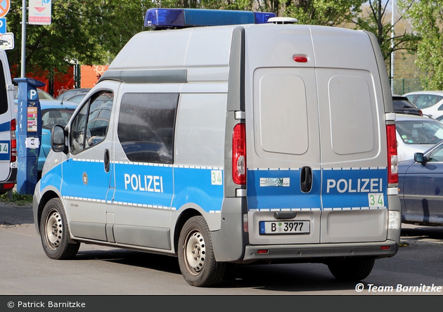 B-3977 - Renault Trafic - GefKW