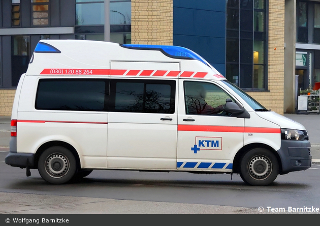 Krankentransport KTM - KTW (B-JM 6406)