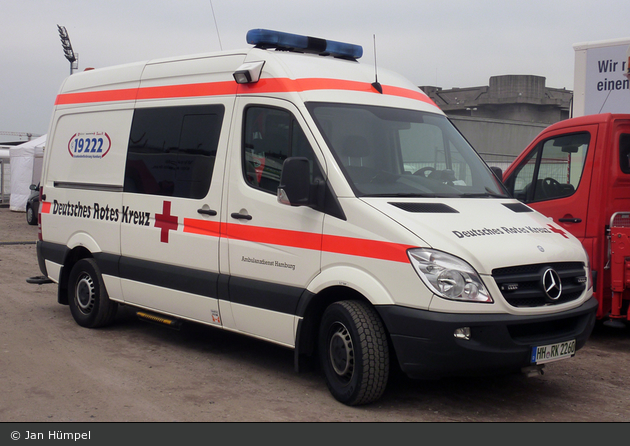 Rotkreuz Hamburg RTW xx/83-xx (HH-RK 2260) (a.D)