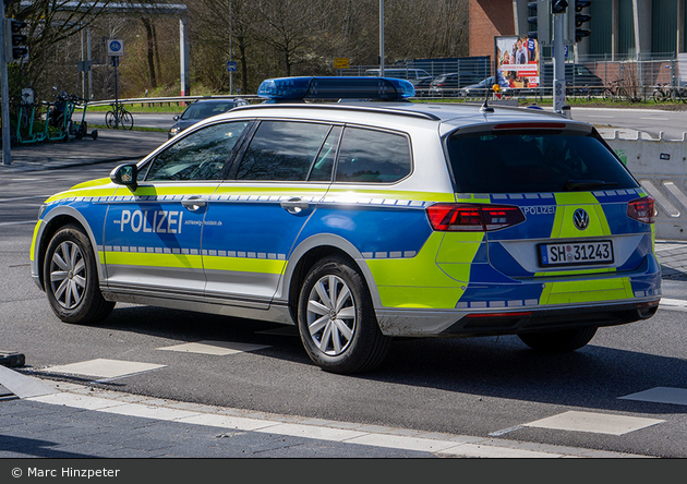 SH-31243 - VW Passat Variant - FuStW
