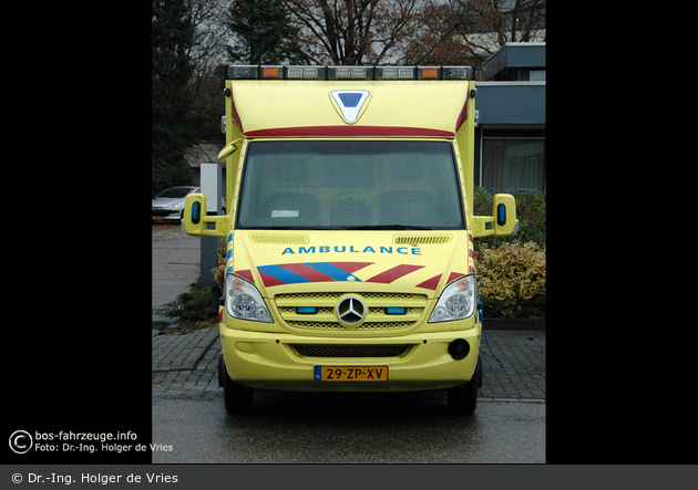 Assen - UMCG Ambulancezorg - S-RTW - 03-121 (a.D.)