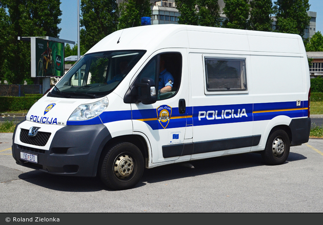 Zagreb - Policija - Kontrollstellenfahrzeug