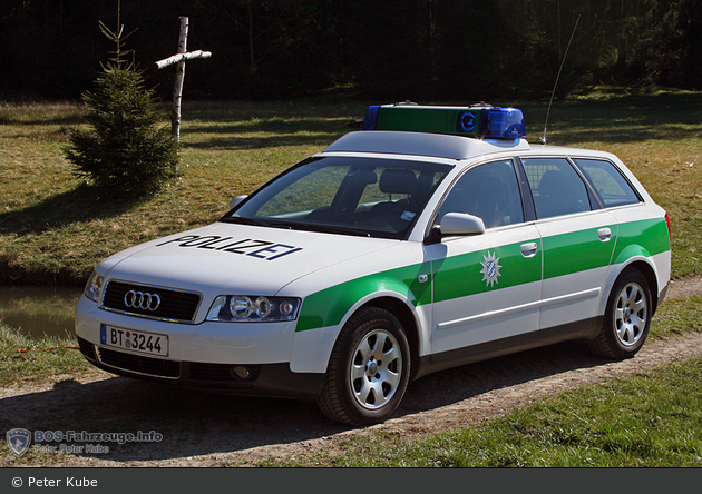 BT-3244 - Audi A4 Avant - FuStw - Naila