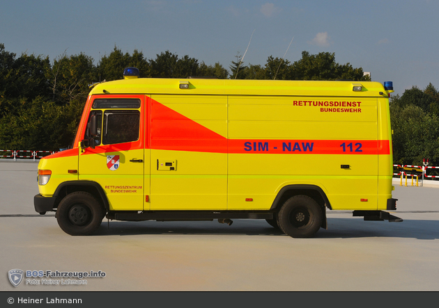 BWK Hamburg - MB Vario - SIM-NAW (Y-449 703) (a.D.)