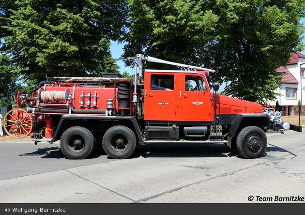 Wandlitz - AG Feuerwehrhistorik - TLF 15 - VEB Möbelfolie Biesenthal