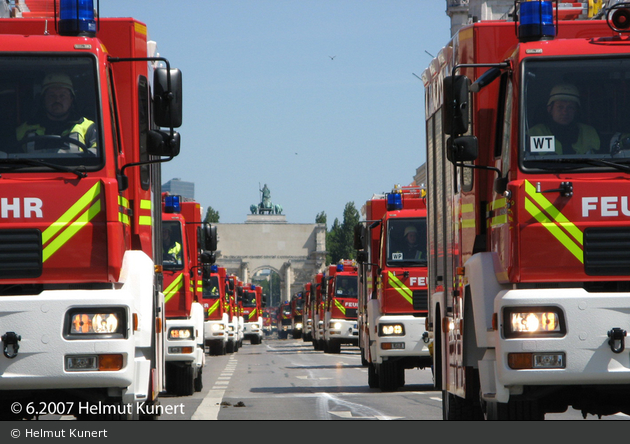 BY - München sieht Rot - 4