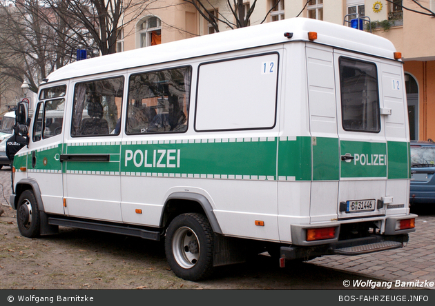 B-31446 - MB Vario 814 D - GruKW