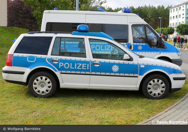 BP19-560 - VW Golf Variant - FuStW (a.D.)