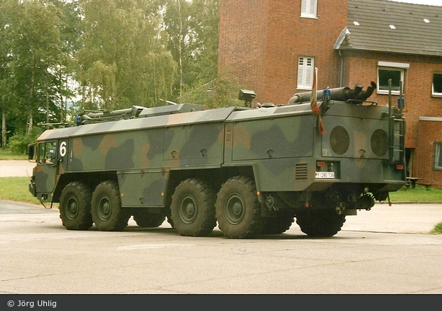 Kiel-Holtenau - Feuerwehr - FlKFZ 8000 (a.D.)