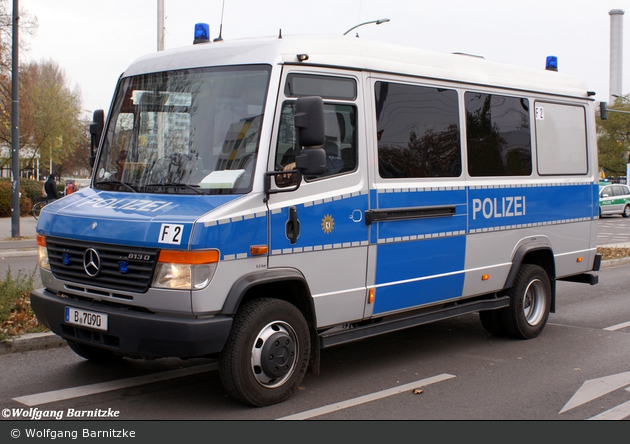 B-7090 - MB Vario 813 D - GruKW