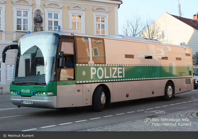 M-32775 - Neoplan - Verschubbus/Gefangenentransporter