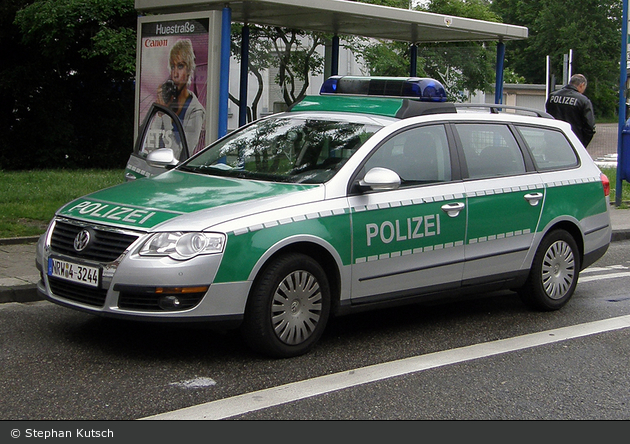 NRW 4-3244 - VW Passat Variant - FuStW