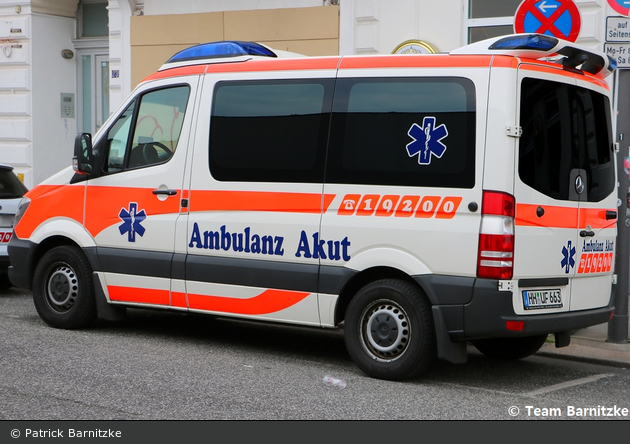 Ambulanz Akut - KTW (HH-UF 663)