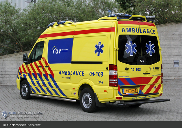 Zwolle - Regionale Ambulancevoorziening Ijsselland - RTW - 04-103