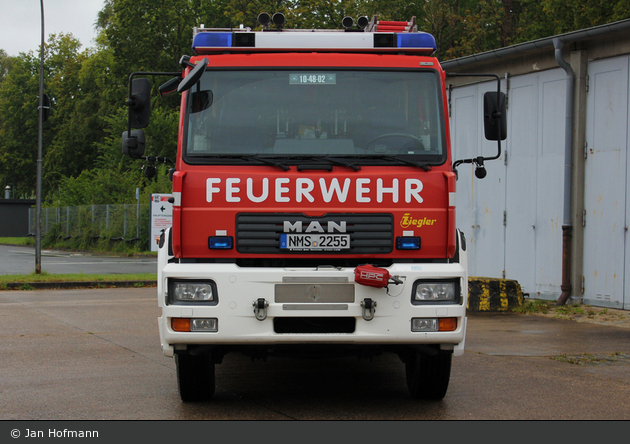 Florian Neumünster 10/48-02