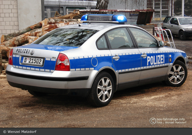 Polizei - VW Passat - FuStW (aufgerüstet)