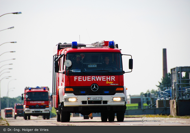 Wilhelmshaven - Feuerwehr - HLF 16/12-2 (Florian Wilhelmshaven 93/21) (a.D.)