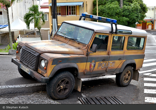 Polizei - Land Rover Defender 110 - FuStW