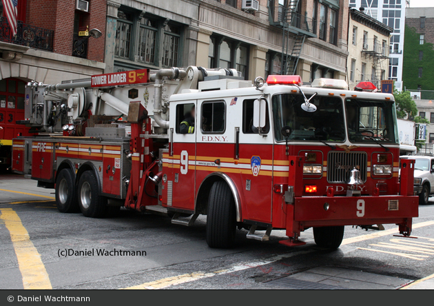 FDNY - Manhattan - Ladder 009