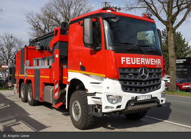 Celle - Feuerwehr - FeuerwRettKfz LfzBes