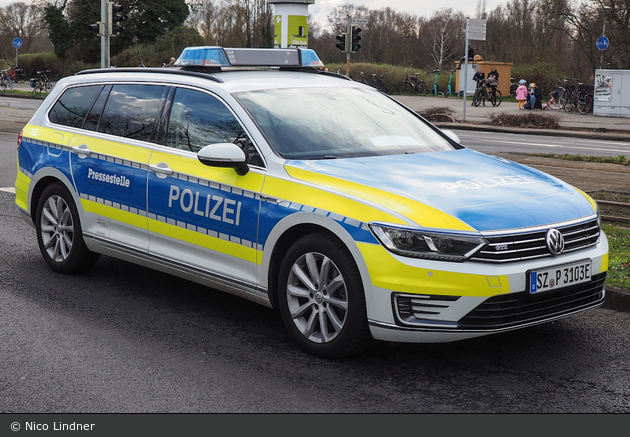 SZ-P 3103E - VW Passat Variant - FuStW