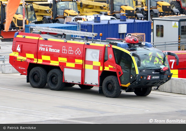 Luton - BAA Airport Fire Service - Crash Tender - 004