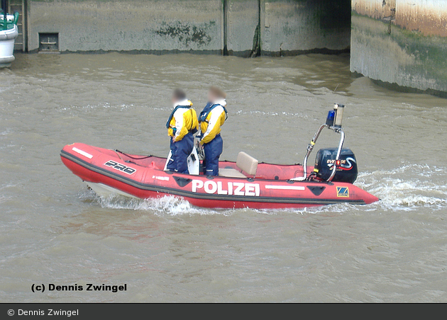 Polizei Bremerhaven - Schlauchboot