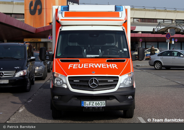 Florian Flughafen Berlin-Tegel RTW