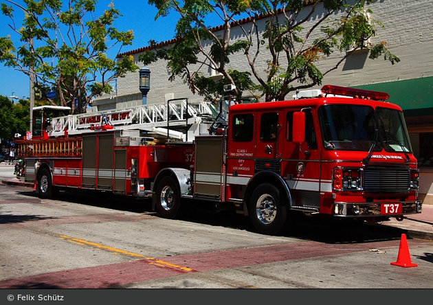 Los Angeles - Los Angeles Fire Department - Truck 037