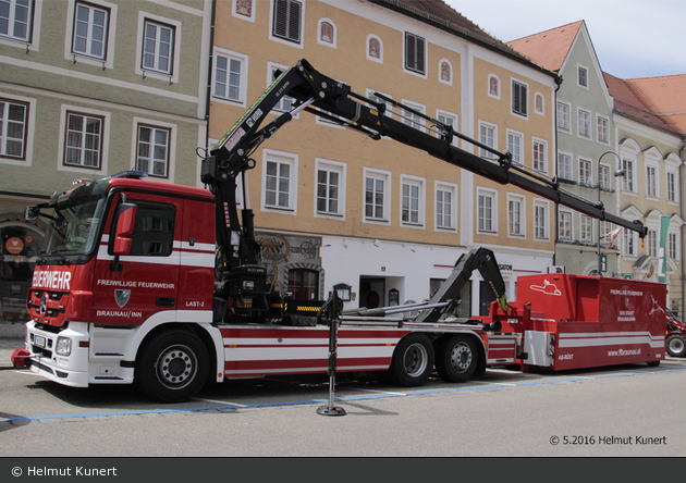 Braunau am Inn - FF - WLF-Kran