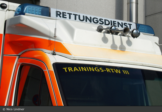 Rettung Pinneberg Trainings-RTW (HEI-RD 249)