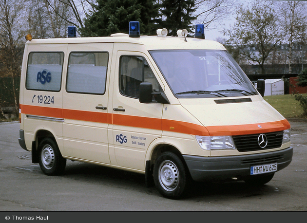 ASG Ambulanz - KTW (HH-WU 625) (a.D.)