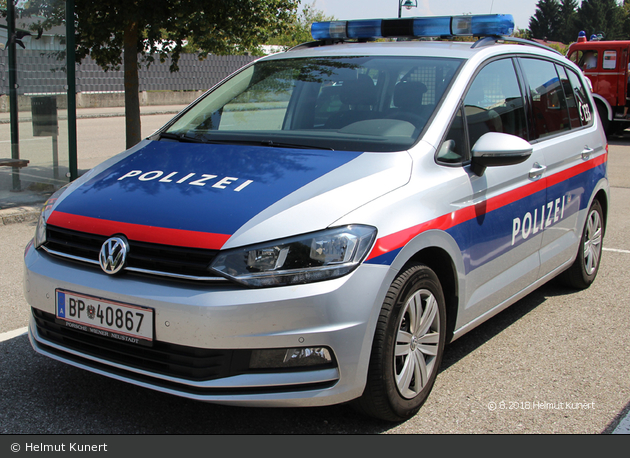 BP-40867 - Volkswagen Touran II - FuStW