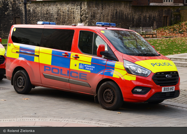 London - Metropolitan Police Service - Parliamentary and Diplomatic Protection - leMkw - 68