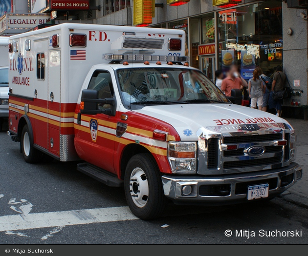 FDNY - EMS - Ambulance 007