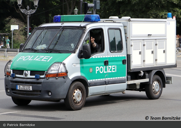 B-31131 - Renault Master - DHuFüKw