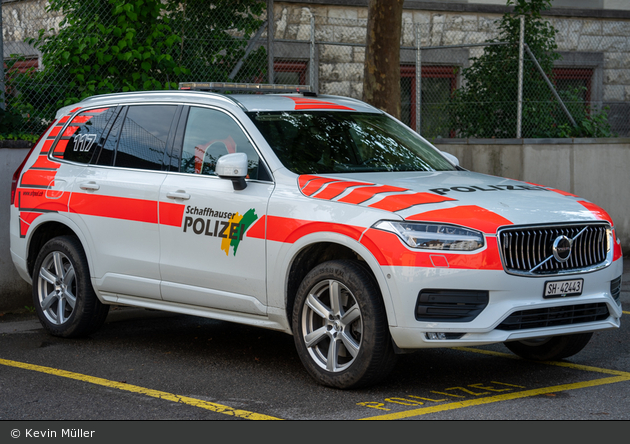 Neuhausen am Rheinfall - KaPo Schaffhausen - Patrouillenwagen