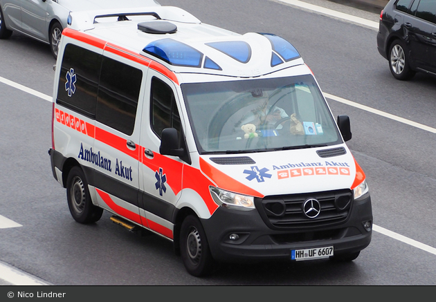 Ambulanz Akut - KTW (HH-UF 6607)