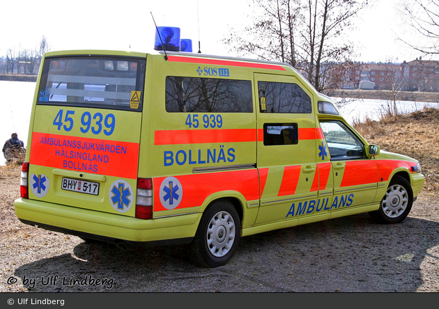 Bollnäs - Landstinget Gävleborg - Ambulans - 45 939 (a.D.)