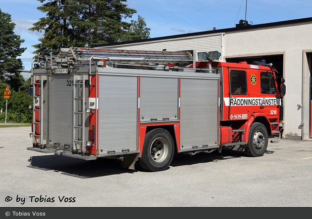 Arbrå - Räddningstjänsten Södra Hälsingland - Släck-/Räddningsbil - 2 26-3210 (a.D.)