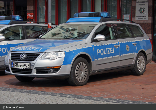 NRW4-6928 - VW Passat Variant - FuStw