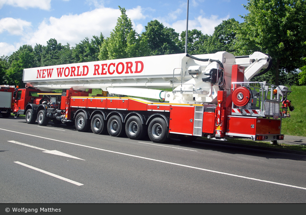 Einsatzfahrzeug: Mercedes-Benz Actros 7660 - Bronto Skylift - TM 112 ...