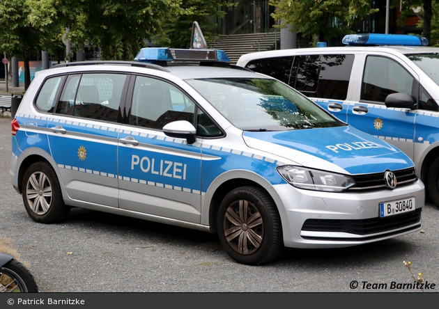 B-30840 - VW Touran - FuStW